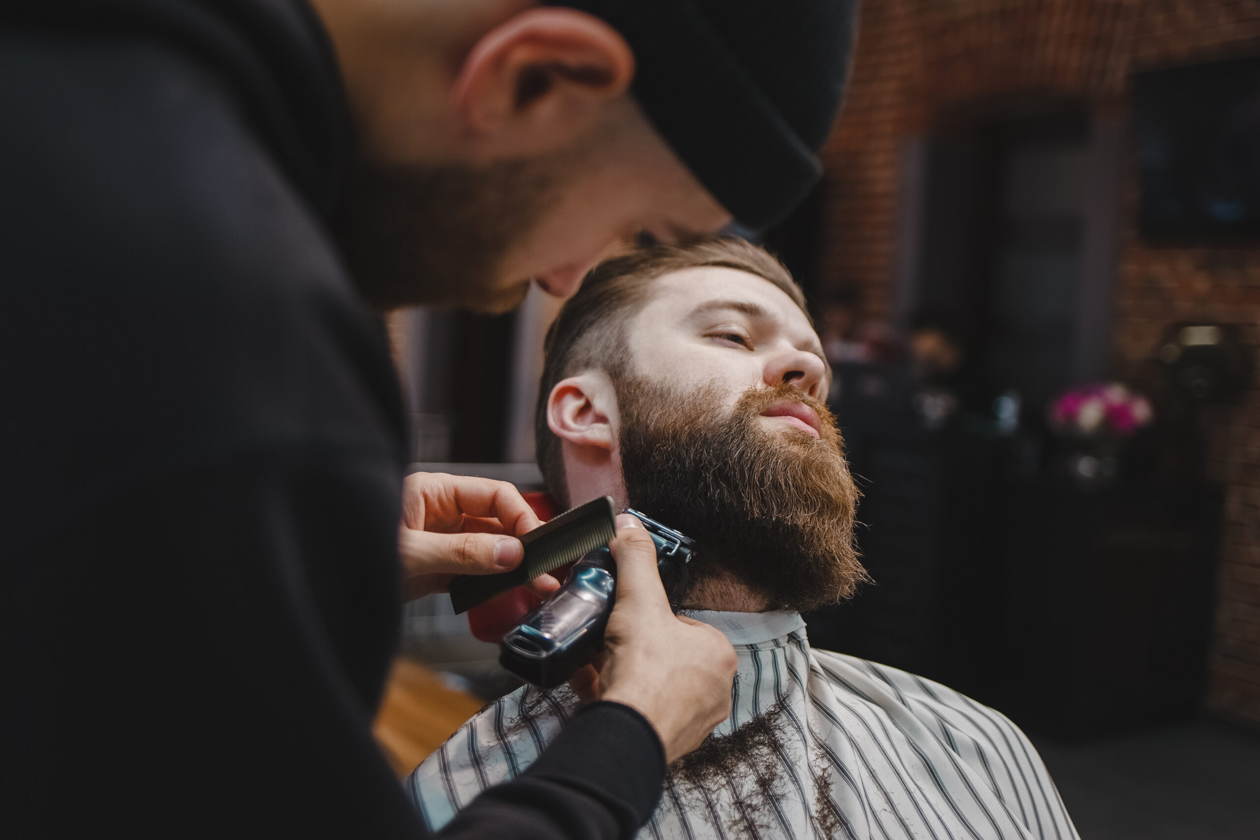 [ES] Features of beard and mustache care